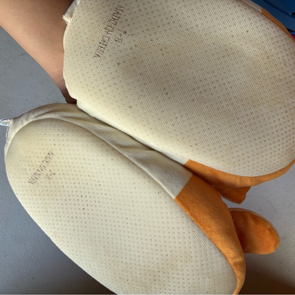 Squishmallows Corgi Plush Slippers - Orange and Cream Kids size 7/8 - Picture 3 of 4